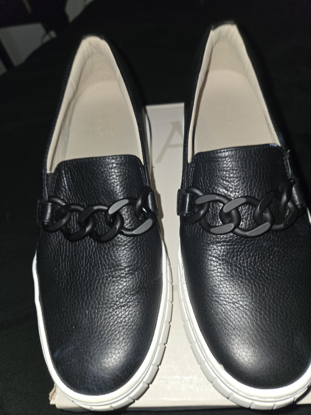 Naturalizer Black Leather Slip-On Loafer with White Platform Sole Daphne 9W